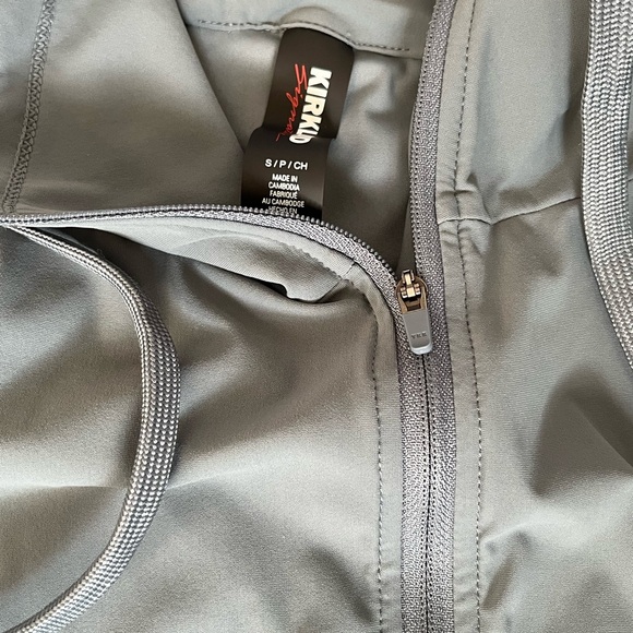 NEW Kirkland Signature Active Full Zip Jacket - Picture 9 of 12